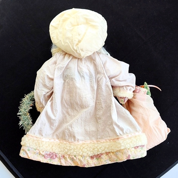 Vintage Brinn's Cream and Pink Victorian Collectible Santa Claus Figurine/Stand - Picture 7 of 13